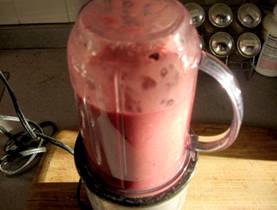 Protein-Berry-Drink-Prep-5-4x6jpg